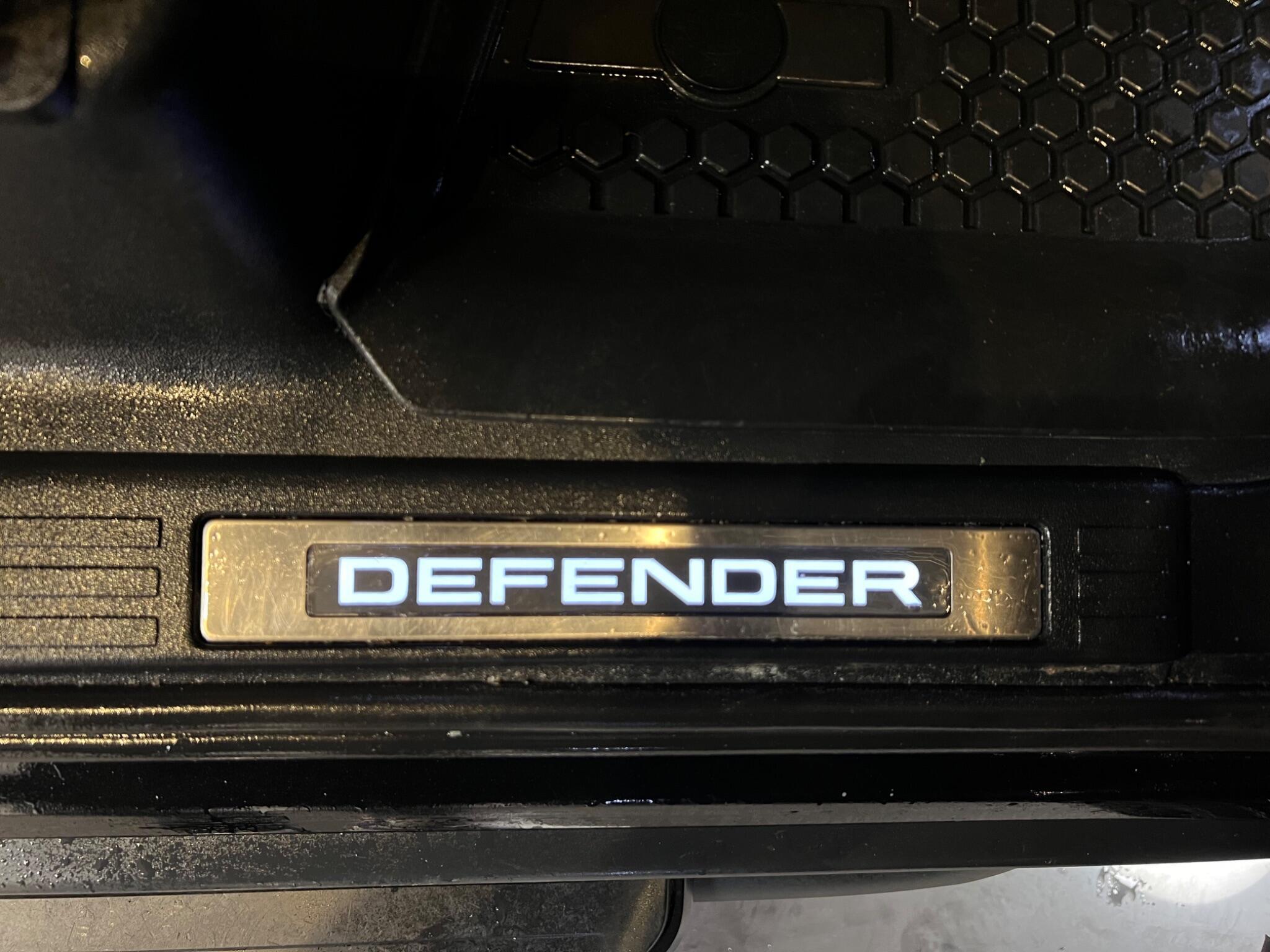 Land Rover Defender 110